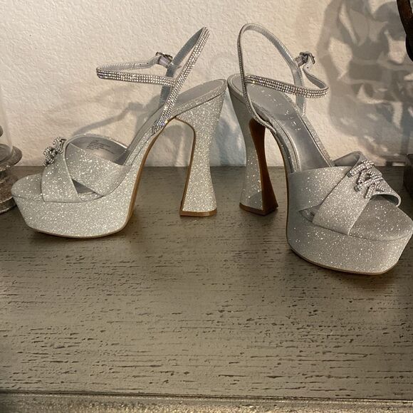 ❤️BRAND NEW Gianni Bini Dempsey Glitter Rhinestone Bow Platform Sandals - Picture 7 of 10